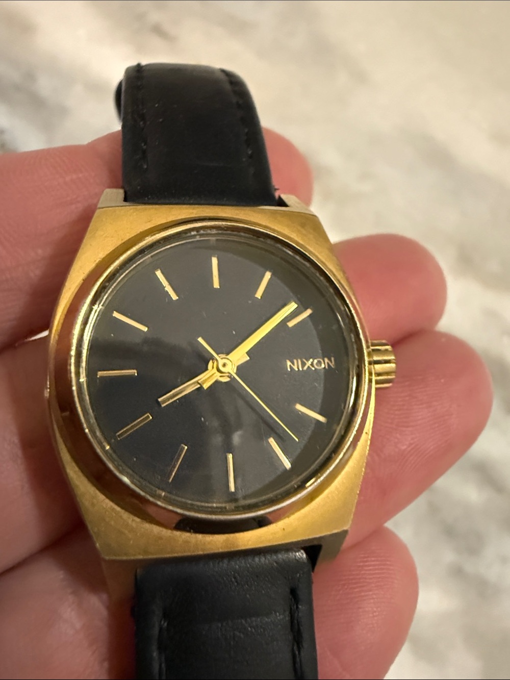 Vintage Nixon Smart Time Teller Gold Case Black Dial Leather Strap Watch